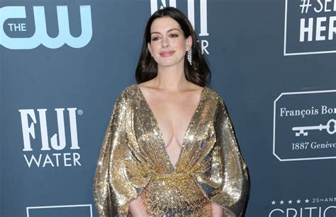 Anne Hathaway S Height Weight Bio Measurements More