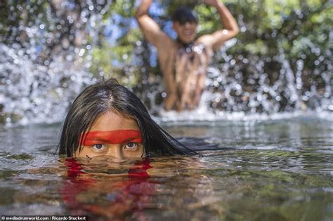 Incredible Photographs Of Brazilian Rainforest Tribes Rainforest Tribes Brazilian Rainforest