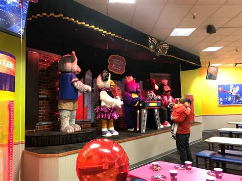 Chuck E Cheeses 2701 S Chase Ave Milwaukee Wi 53207 Usa