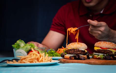 Dipendenza Da Cibo Binge Eating Cos E Cosa Comporta