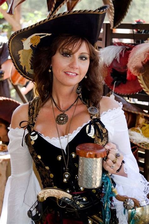 Lady Pirate Costume Ideas Female Pirate Costume Pirate Woman Diy Halloween Costumes For Women