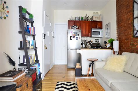 Tiny Apartment Tour On Nycs Upper East Side Apartment Therapy