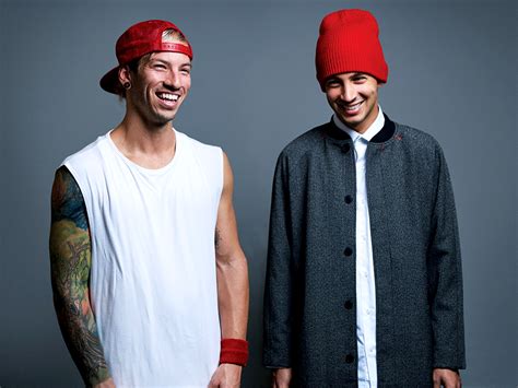 Throughout the song, tyler's lyrics indicate he feels like dying is easy, but finding someone or something to live for is life's the song also contains callbacks to various twenty one pilot songs, including heavydirtysoul, lane boy, and ode to sleep. Twenty One Pilots - Ride Lyrics | MetroLyrics