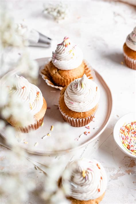 Whisk in the vanilla, then add the milk a splash at a time, alternating with spoonfuls of the. The BEST Vegan Vanilla Cupcakes - The Banana Diaries ...