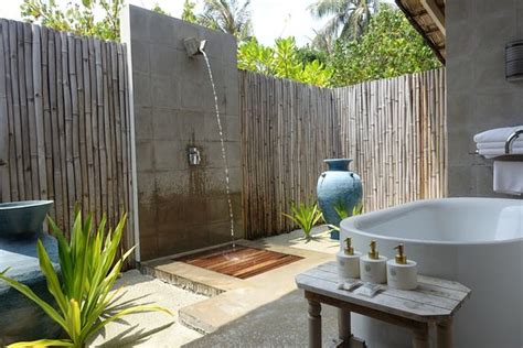 Amazing Open Air Bathrooms