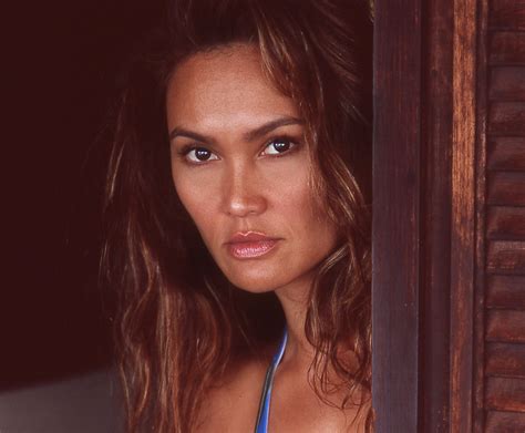 Hei 35 Grunner Til Tia Carrere Now Learn More Facts About The