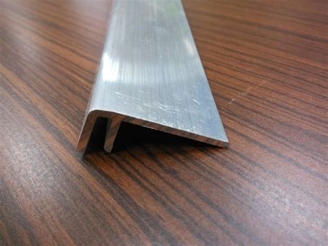 6063t5 Mill Finish Aluminium Angle Extrusions With Different Sizes