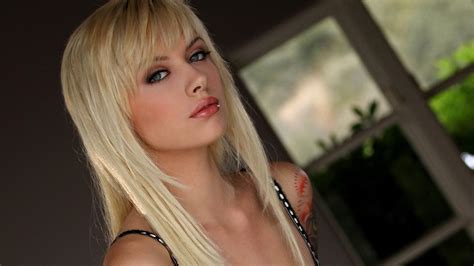 Fond D écran Visage Femmes Maquette Portrait Blond Cheveux Longs Pornstar Tatouage