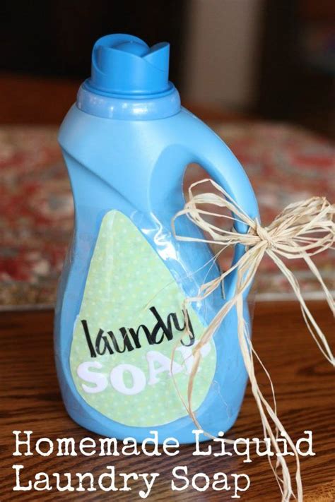How to make natural, homemade liquid laundry soap. Homemade Liquid Laundry Detergent (Free Printable Recipe ...
