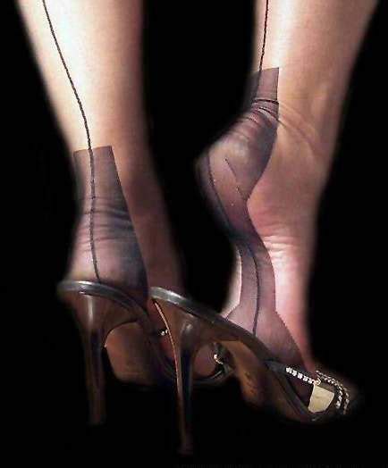 gorgeous heels rht nylons and mules füße