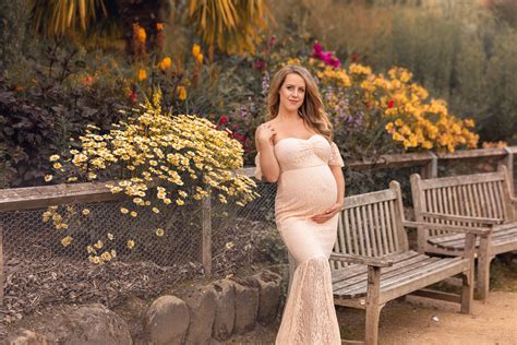 Samantha And Jakes Summer Maternity Shoot In Leeds West Yorkshire