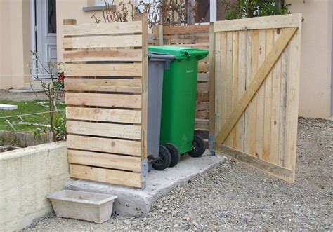 Les bidons des poubelles sont loin d'être déco dans le jardin! cache-poubelle n°3 | Cacher les poubelles, Amenagement ...