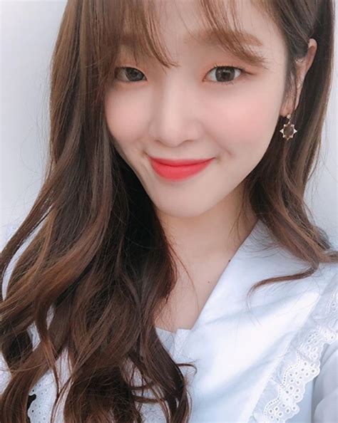 Never miss another show from 승희. 경인일보 : '팔로우미11' 오마이걸 승희, 꽃미소 가득 담은 ...