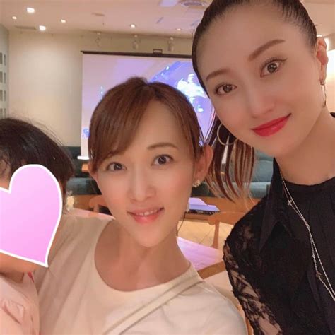 花里まなさんのインスタグラム写真 花里まなinstagram 「今日は、鳳翔大さんの展示会に伺いました💍 ﻿ 久々にお会いした大さんが美しすぎて眩しすぎて…🤩🤩🤩娘はしばらく硬直…🤣