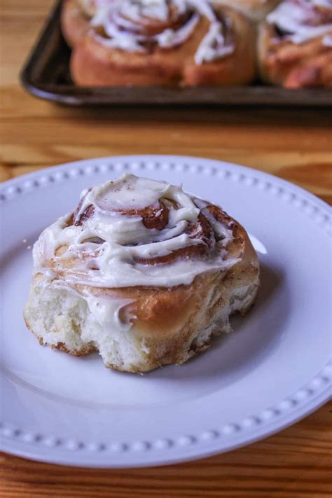 Cinnamon Rolls With Cream Cheese Icing Mommy Moment