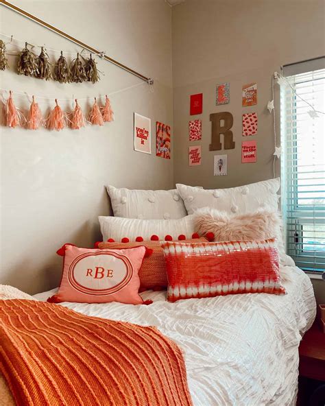 Decorations For Dorm Room Walls 9 Insanely Cute Dorm Room Wall Decor Ideas Yahas Or Id