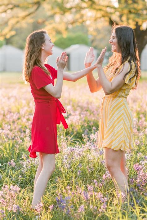 Sisters Photography Poses Portrait Photography Poses Friends Photography Best Photo Poses