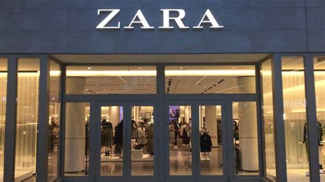 The company specializes in fast fashion, and products include clothing, accessories. Le nouveau logo de ZARA est jugé ridicule et presque ...