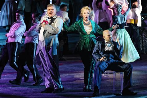 Canberra Critics Circle La Traviata Handa Opera On Sydney Harbour