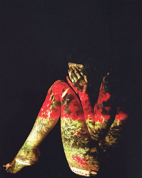 Emociones proyectadas sobre cuerpos desnudos en Photographie Corps Timée