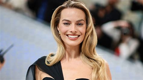 Barbie Star Margot Robbie Says “she Is Sexualized But She Should Never Be Sexy” Emanuel Levy