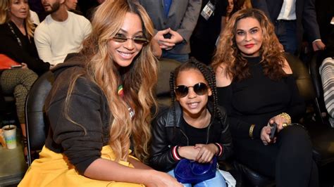 Beyoncés Daughter Blue Ivy Showcases Epic Makeup Skills With Latest Look Hello