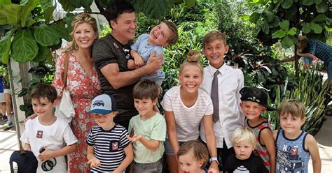 Donny Osmond Shares Photo With All 10 Grandkids And Wife Debbie