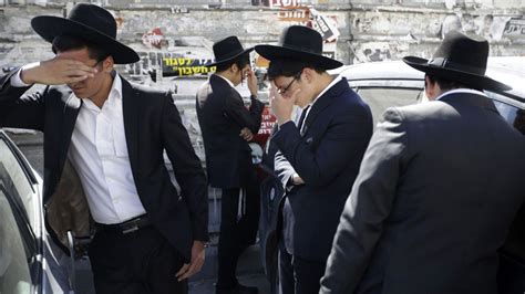 Rabbi Ovadia Yosef Israeli Spiritual Leader Dies Cnn