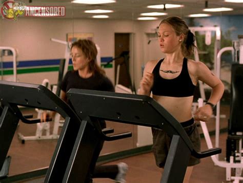 Julia Stiles Nuda ~30 Anni In The Business Of Strangers