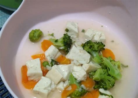 Kebanyakan sup krim diisi dengan krim kami menggunakan berbagai sayuran untuk mengentalkan sup, hanya dengan satu sendok makan krim asam. Resep MPASI 1+ Sup Tahu Brokoli Simple oleh Dhani Dwi ...