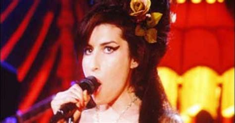 Amy Winehouse Grabs 5 Grammy Awards Cbs News