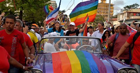 Cuba Eliminates Same Sex Marriage Language From New Constitution Huffpost