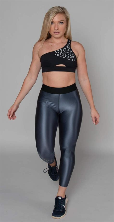 What To Wear With Liquid Leggings Women S