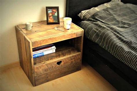 6 Pallet Side Table Ideas End Table Full Instructions Diy Crafts
