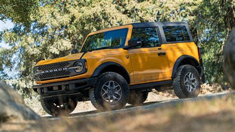 2022 Ford Bronco 2 Door Review The Jeep Wrangler Cnet