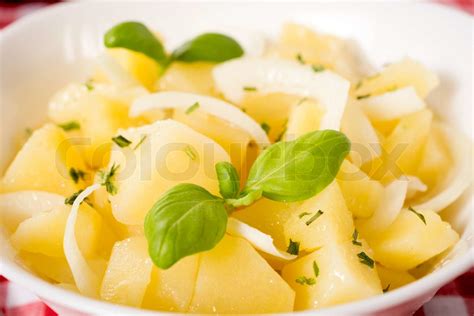 Deutscher Traditioneller Kartoffelsalat Stock Bild Colourbox