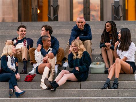 Gossip Girl Reboot Reveals New Cast Photos And Daily Research Plot