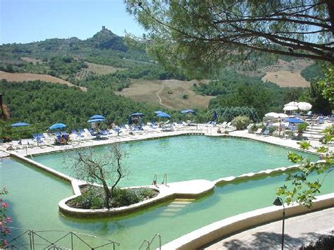 Admire the rich surroundings of the tuscan countryside at albergo le terme. Hotel Posta Marcucci (Bagno Vignoni, Italy - Tuscany ...