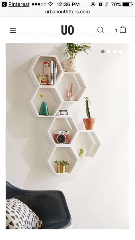 30 Cool Shelves For Bedrooms Decoomo