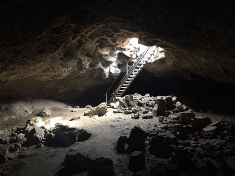 Explore A Fascinating Lava Tube On The Boyd Cave Hike An Exciting