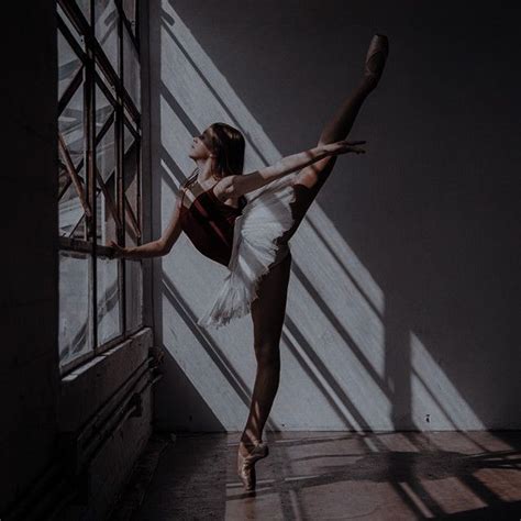 Pin By Dreamer ☁️ On Aesthetic Sports And Dance And Hobbies Dance Photography Poses Dancing