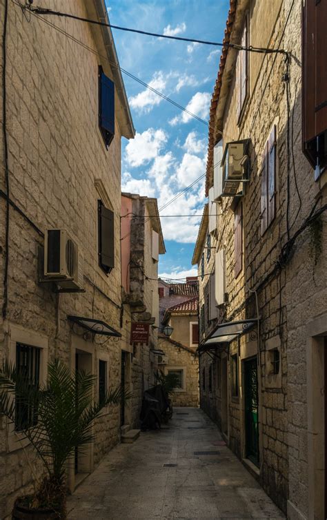 Due to its outstanding geographical position in the central adriatic and its … Trogir Pictures | Download Free Images on Unsplash