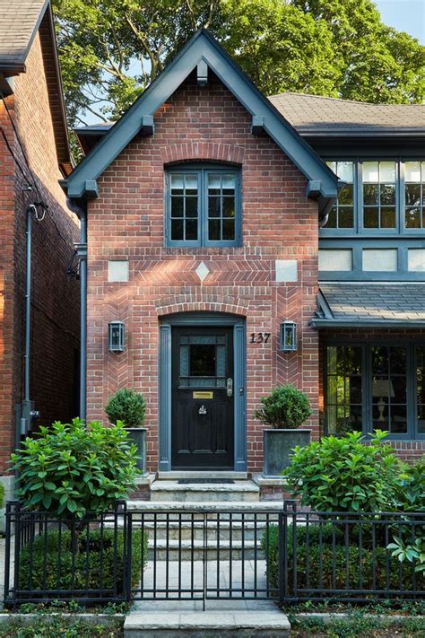 Traditional Brick Homes Exterior Ideas And Inspiration Hunker