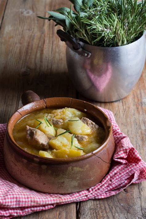 Maybe you would like to learn more about one of these? Spezzatino con patate cotto in pentola a pressione secondo ...