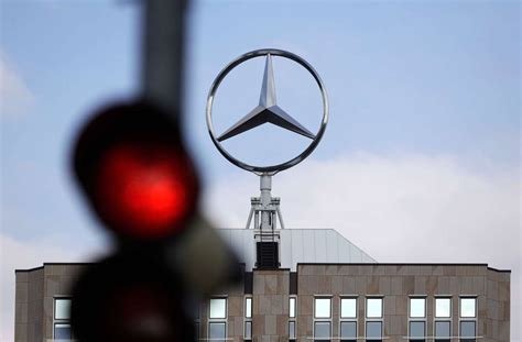 Stuttgarter Autobauer Daimler Weitet Kurzarbeit Wieder Deutlich Aus