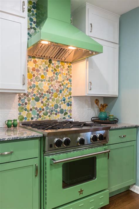 A beautiful mess is a wonderful resource for kitchen backsplash tutorials, and this post on backsplash tiling tips is packed with handy pointers and links. Our Favorite Kitchen Backsplashes | DIY