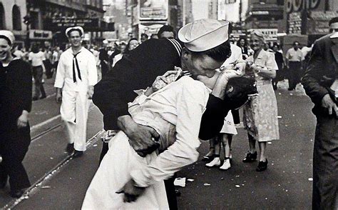 Morreu O Marinheiro Do Ic Nico Beijo Enfermeira Em Times Square