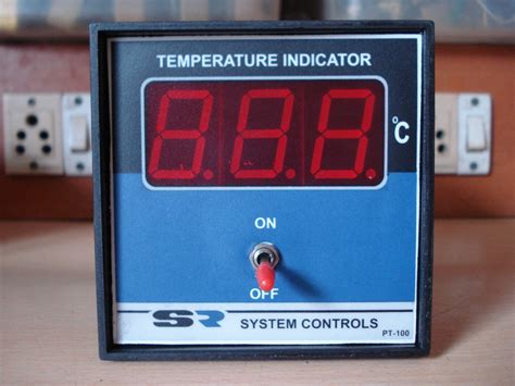 0 400 Deg C Digital Temperature Indicator Rs 600 Unit System Controls