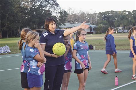 Netballers Get 20000 For Shelter At Mullum Echonetdaily