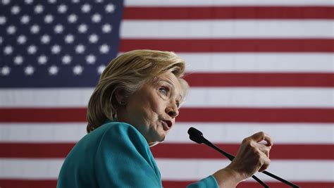 On Honesty Issues Hillary Clinton Fights Own Missteps Gender Stereotypes